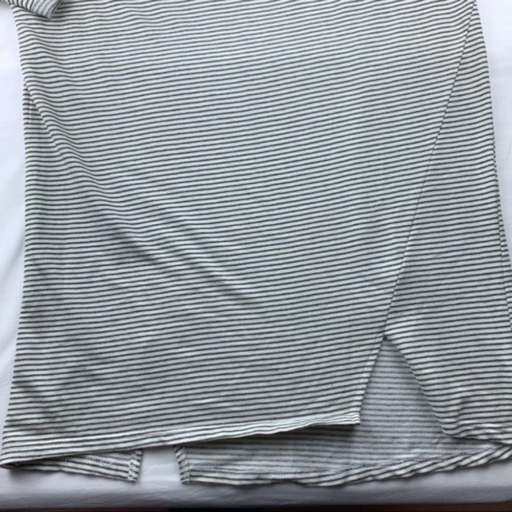 Umgee women's short sleeve striped tunic, medium - Picture 7 of 15